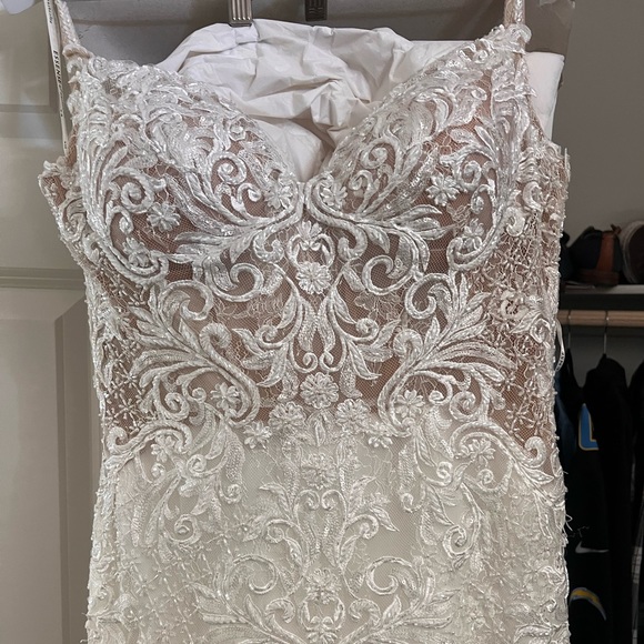 Wedding dress new - Picture 4 of 6